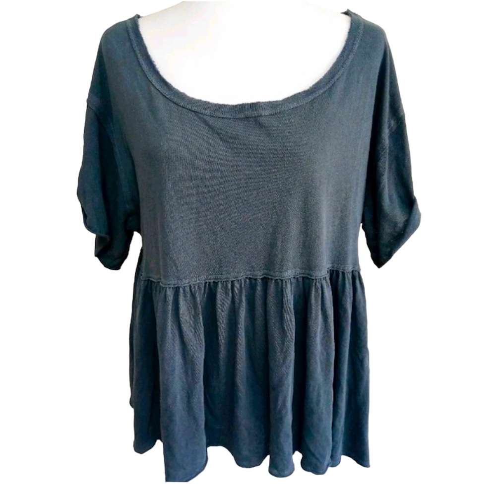 Free People Boho Peplum Blouse / pleated, boat neck, raw hem / grey / medium